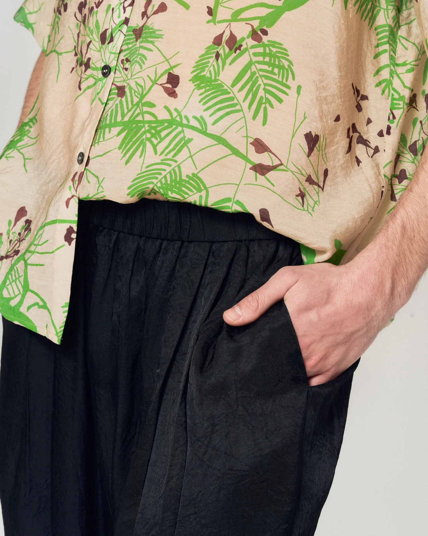 "Beach Blossom" Wide-Leg Pants - Black - Image 4