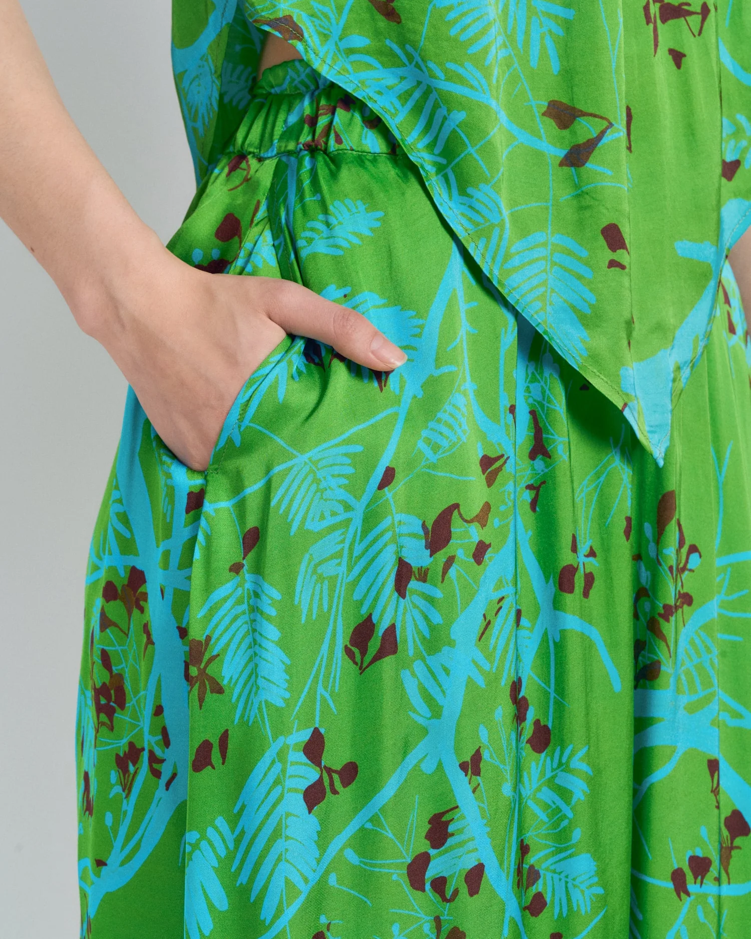 "Coco Dream" Satin Midi Skirt - Green - Image 6