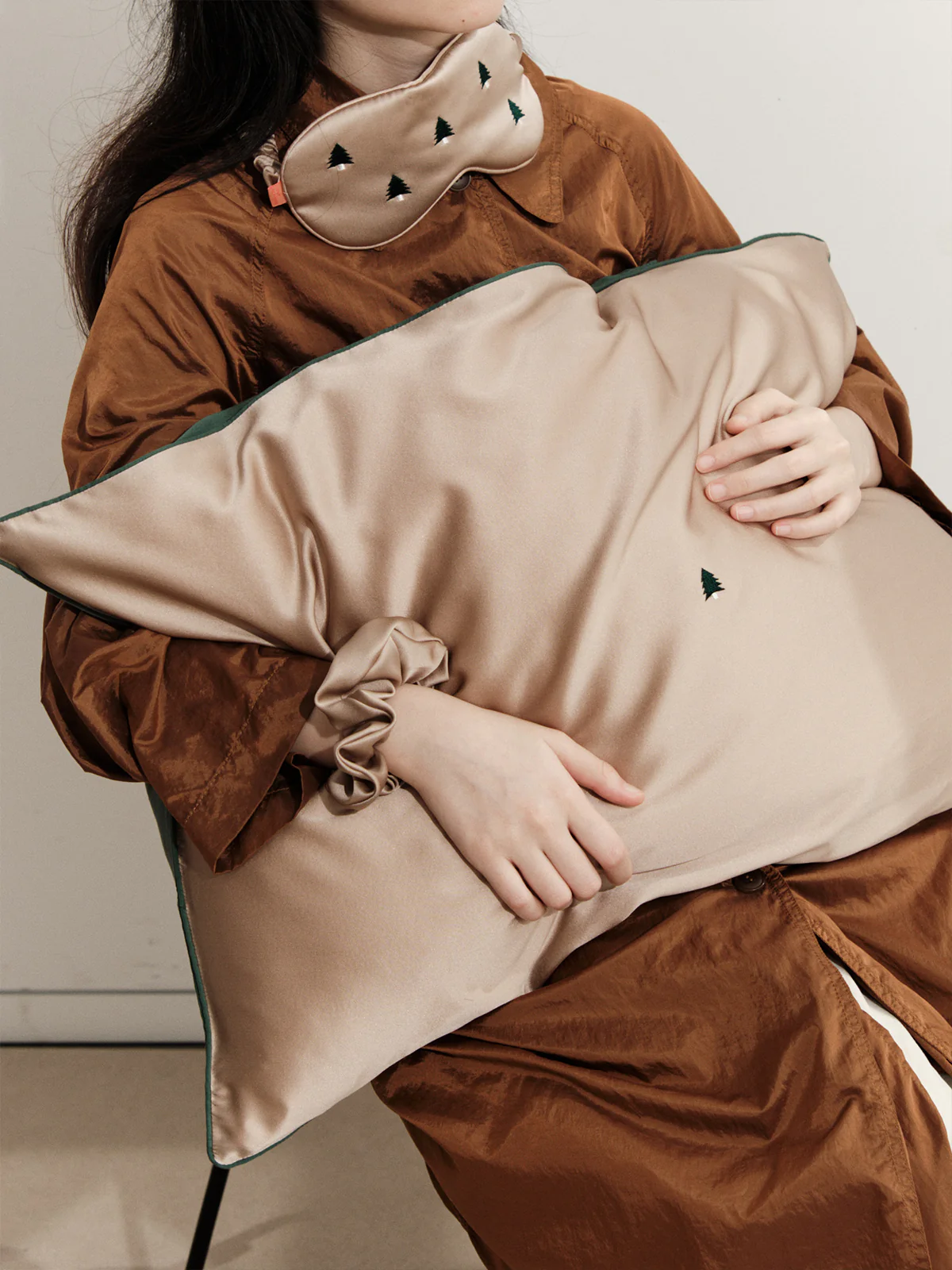 "Evergreen" 2 Piece Silk Gift Set - Silk Pillowcase & Silk Sleep Eye Mask - Image 3