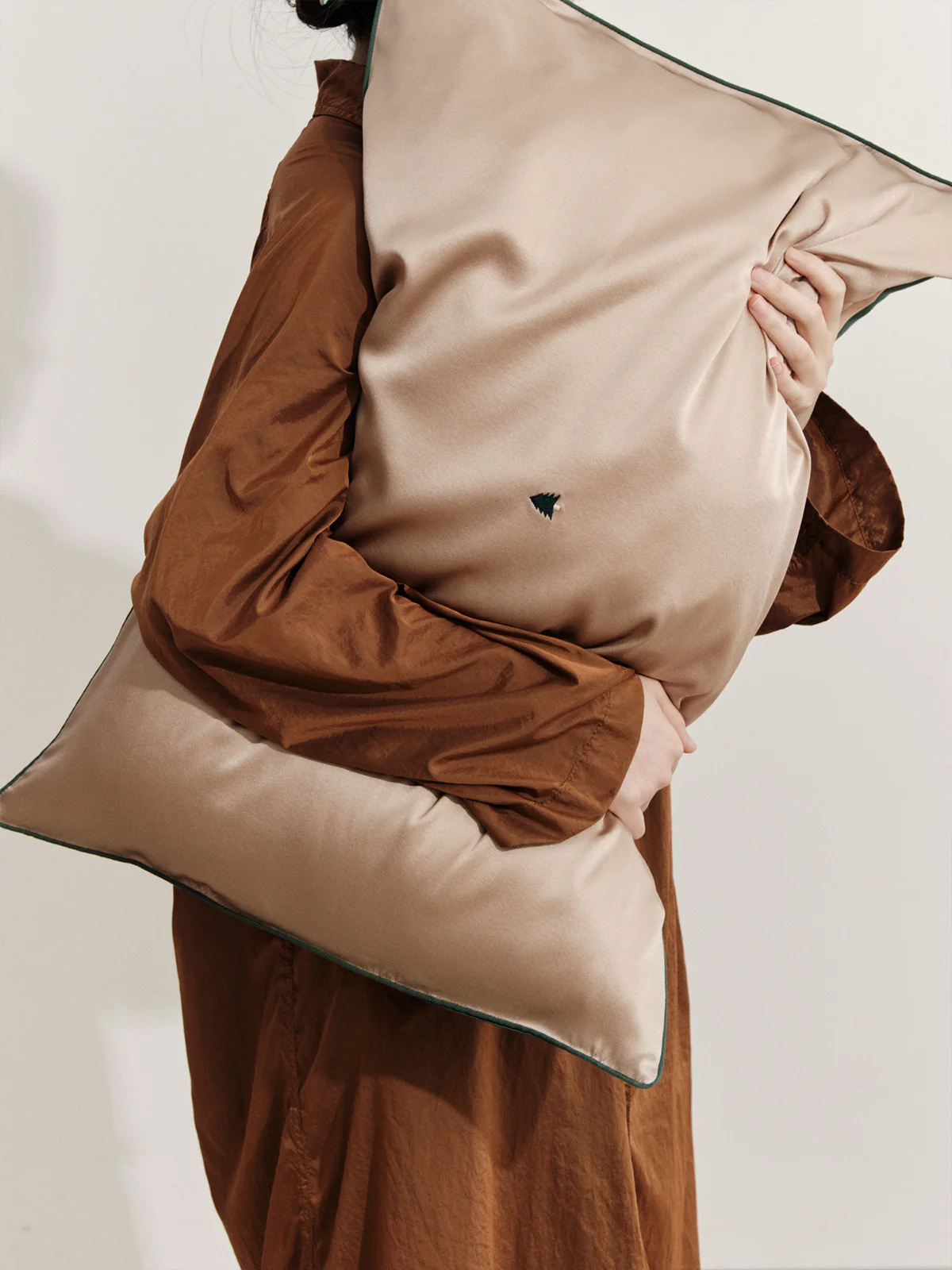 "Evergreen" Silk Pillowcase - Image 4