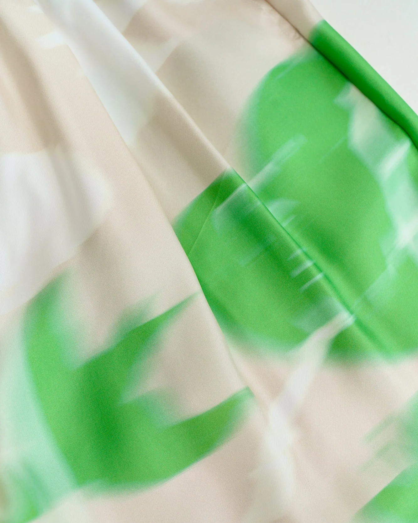 "Frida's Dream " Wide-Leg Silk Palazzo Pants - Green - Image 5