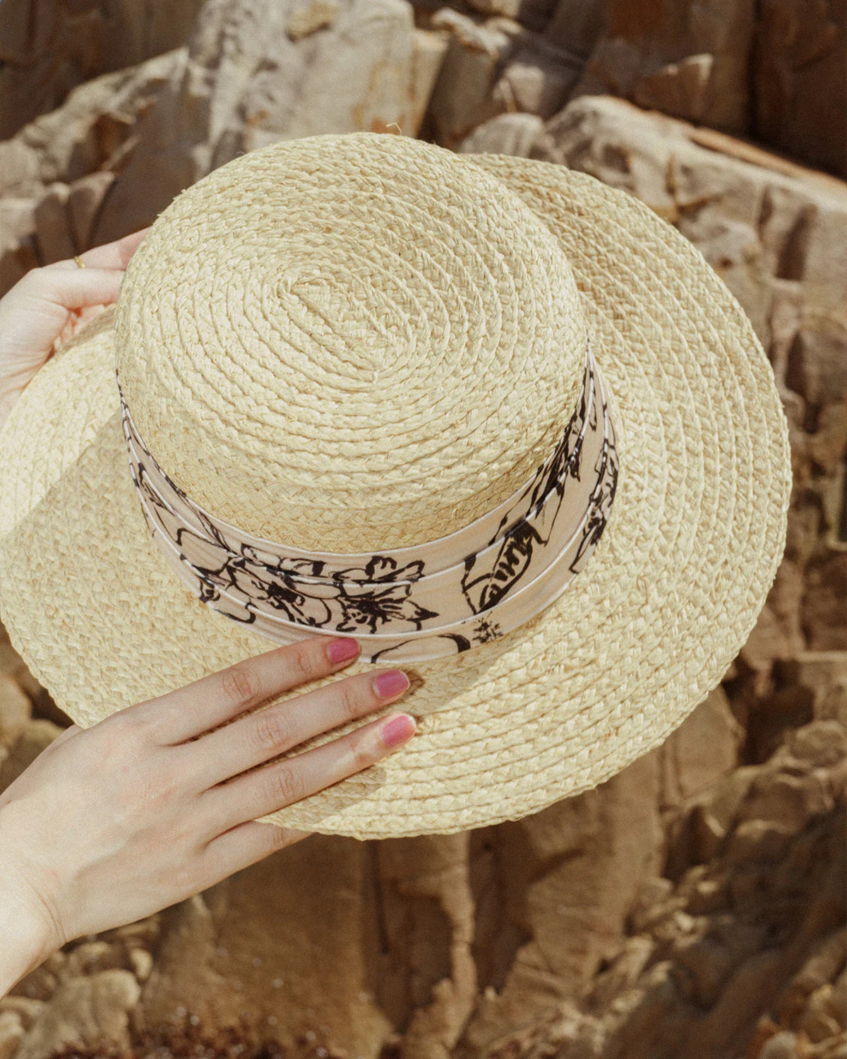 "La Isla" Straw Hat with Ribbon Band - Cream - Image 5