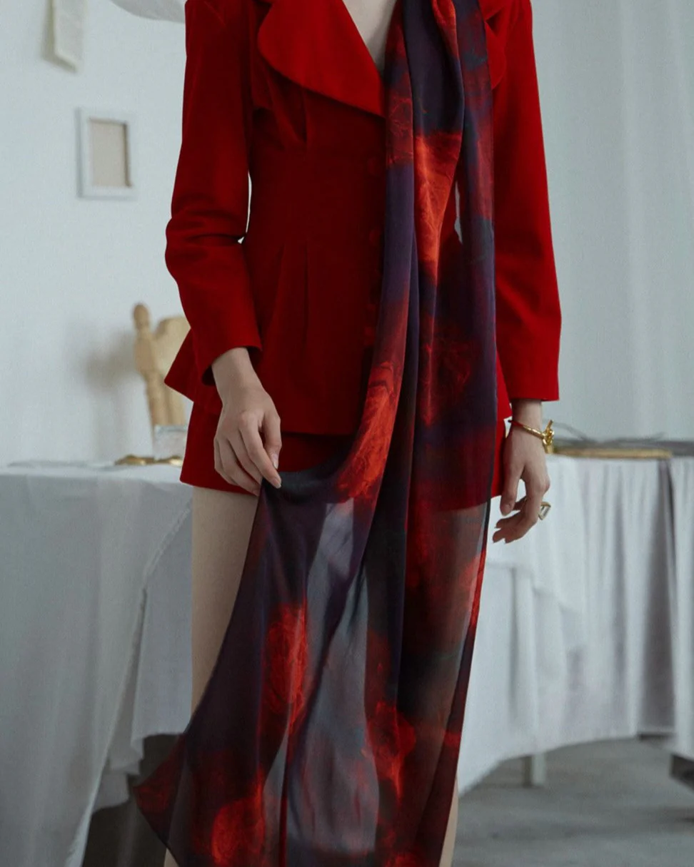 "La Rosa" Silk Shawl - Image 4