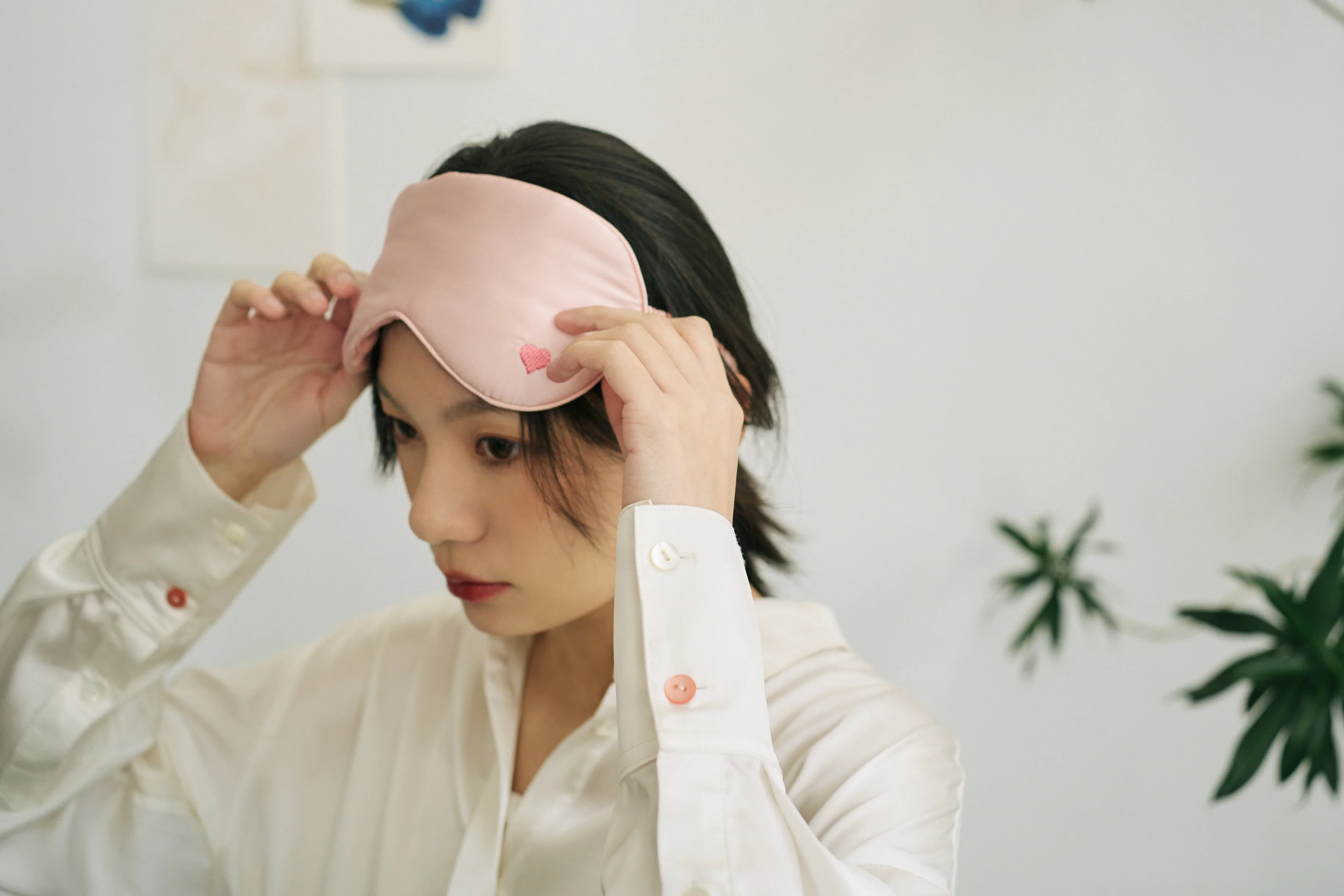 "Love Heart" Silk Sleep Eye Mask - Pink - Image 7