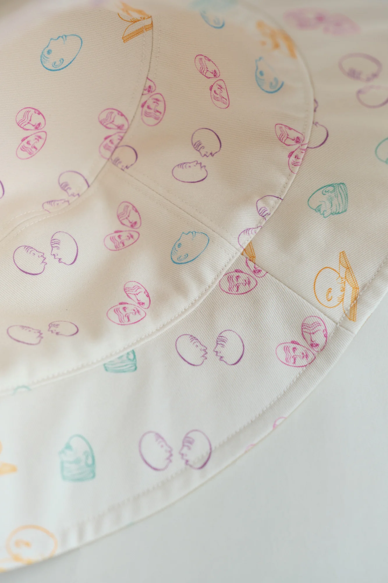 "Eggheads" Cotton Reversible Bucket Hat - White - Image 8